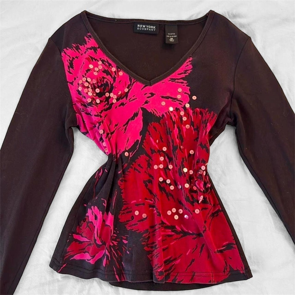 Y2K 2000s Brown‎ New York & Company  long sleeve with floral and sequins
